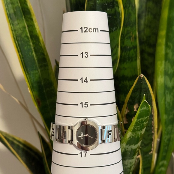 Fendi Watch Stainless Steel - Picture 11 of 11